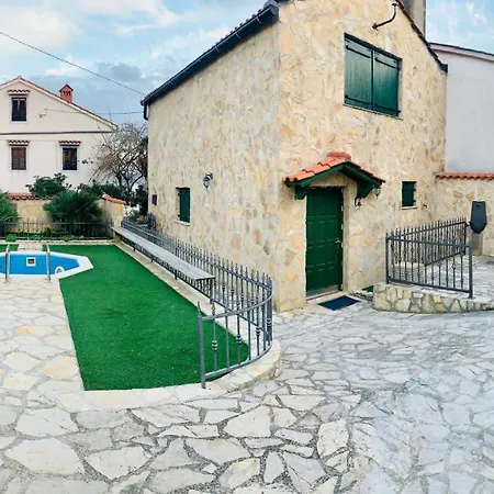 Casa *
